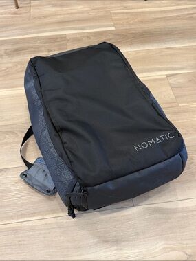 Nomatic Kickstarter Men's Travel Bag Set - 40L - worn once!